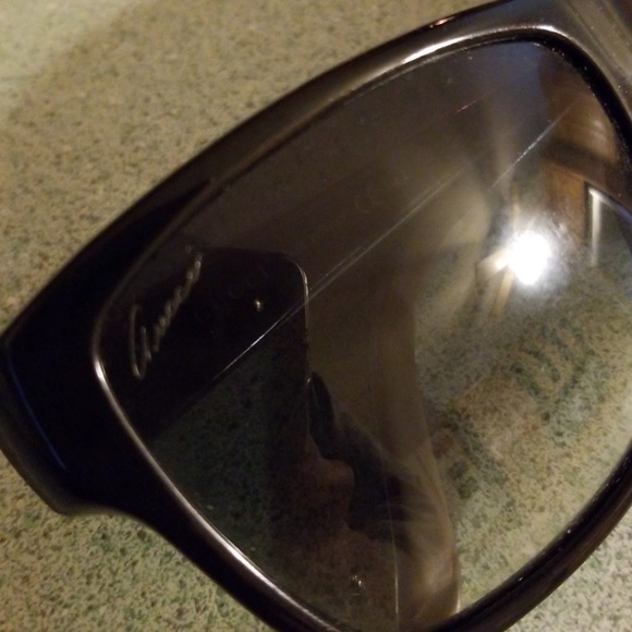 Gucci Sunglasses - Picture 2 of 4